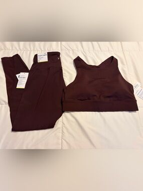 Old Navy Active Set in Dark Brown